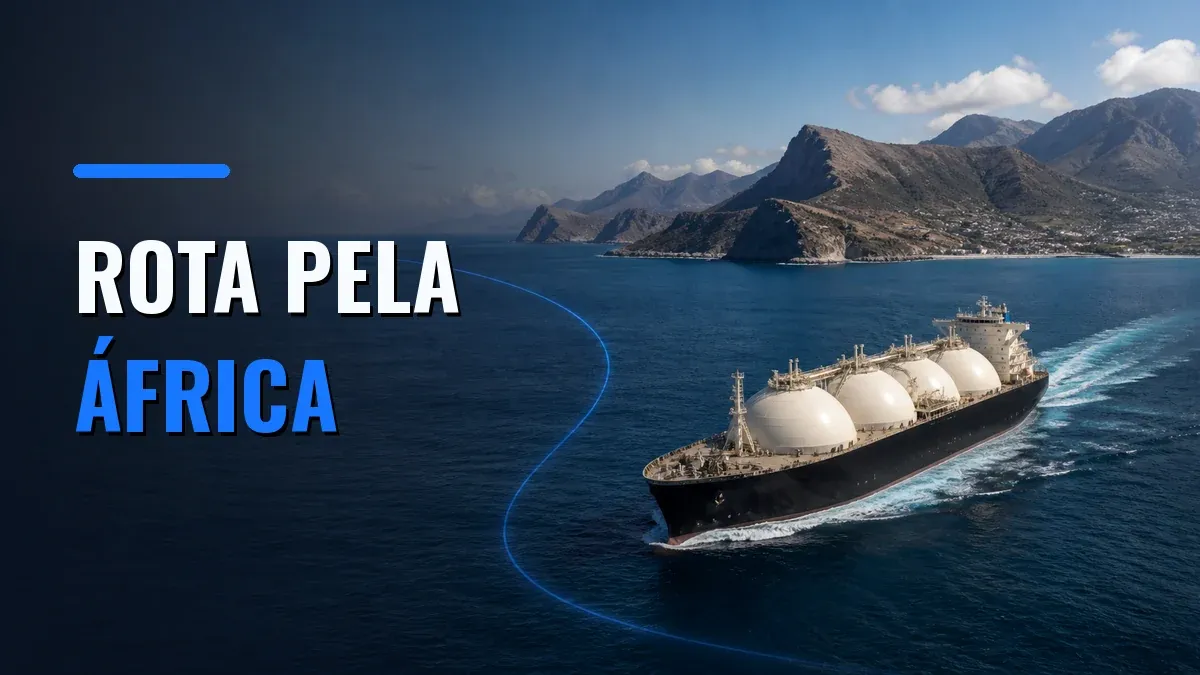 Navio-tanque contorna o Cabo da Boa Esperança enquanto uma rota marítima destaca o desvio provocado pela menor capacidade do Canal do Panamá.