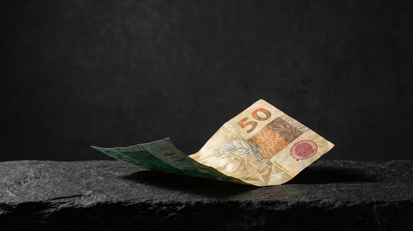O governo tentou taxar suas stablecoins em 3,5%. Por enquanto, não conseguiu.